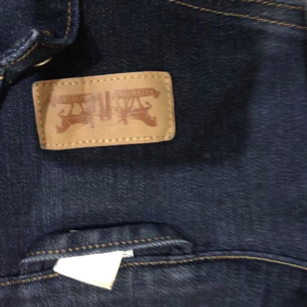 Levi’s Denim Jacket - Picture 4 of 10